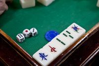Mahjong, gambling, dice